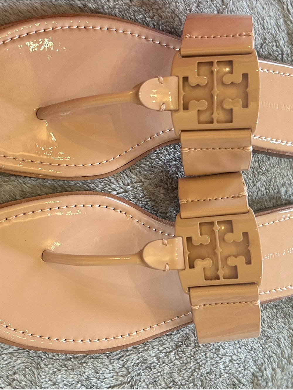 Tory Burch Women's Patent Leather Nude Logo Thong Sandals